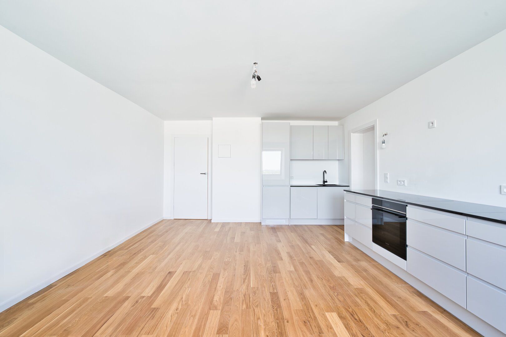 Anlegerobjekt mit über 4% Nettomiet-Rendite - DG Wohnung, Erstbezug, 4 Zimmer, 86m²!