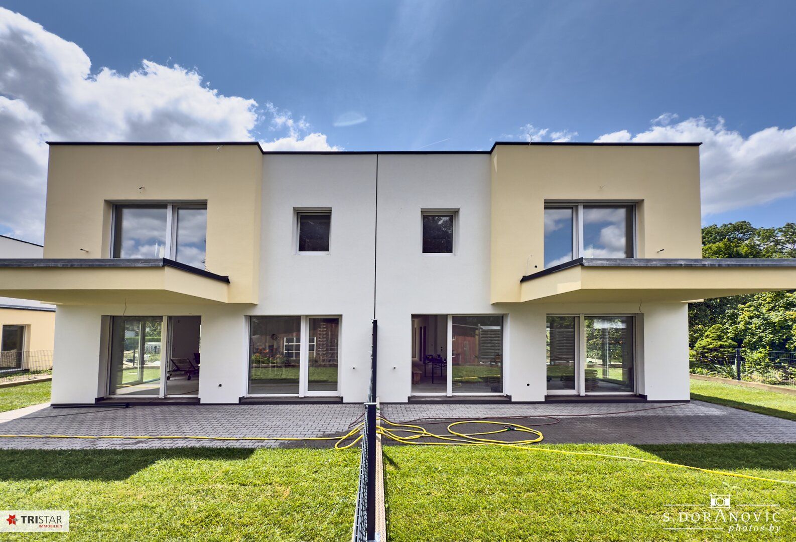 NEU! ++ ERSTBEZUG / ZIEGELMASSIV / SCHÜSSELFERTIG ++ 152,50 m² ++ 5 ZIMMER + 2 BALKONE + TERRASSE + EIGENGARTEN + 2 PKW Stellplätze ++