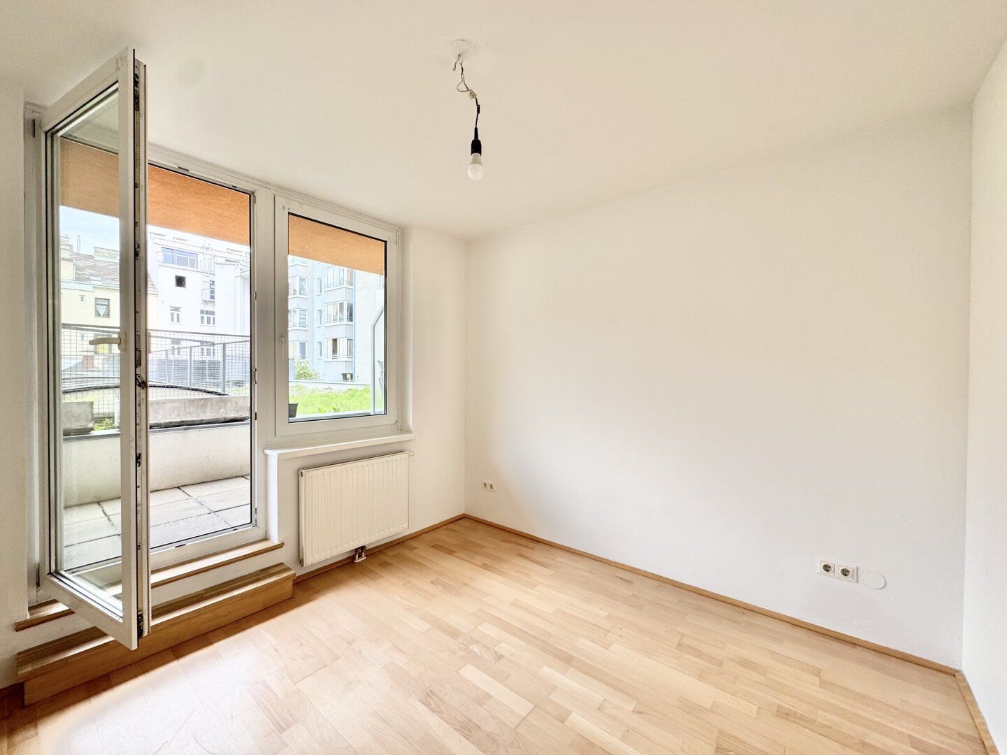 Beste Innenhoflage | Freundliche 2 Zimmer Wohnung mit Terrasse | Optionale Garage