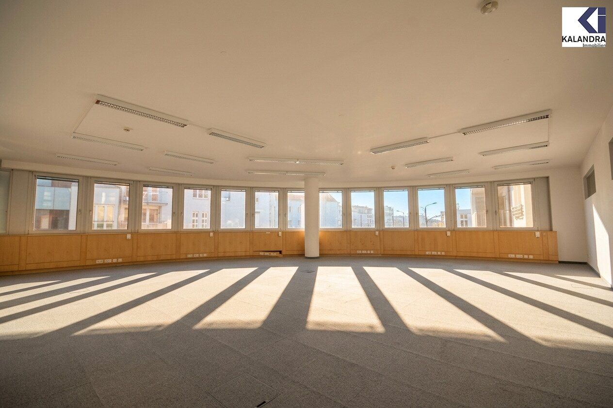 MODERNE BÜROFLÄCHEN