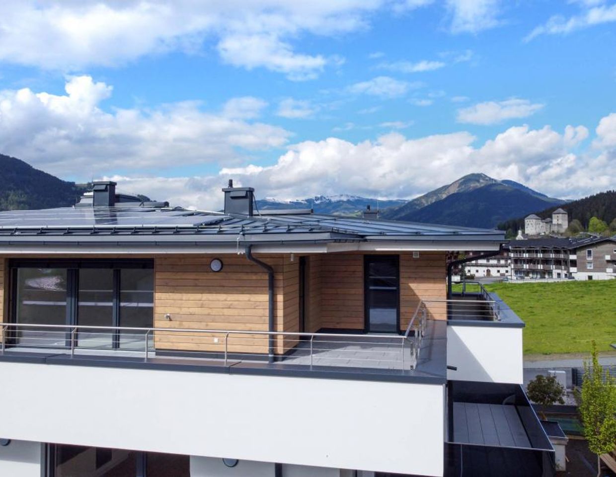 Erstbezug! Exklusive 4-Zimmer Dachgeschoßwohnung mit großer Panoramaterrasse in zentraler Ruhelage