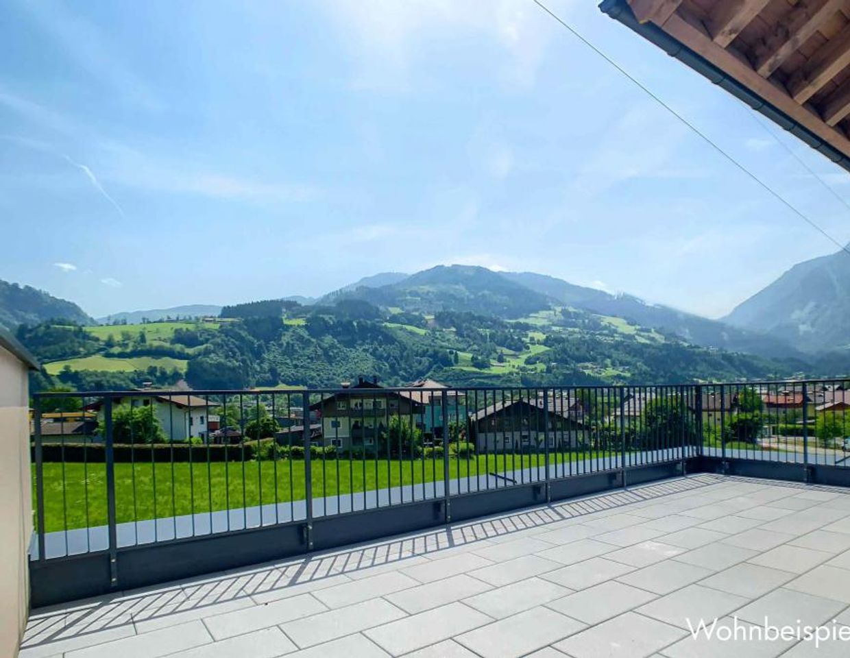 ERSTBEZUG! Reinbach: 4 Zimmer Wohnung mit Terrasse & Balkon