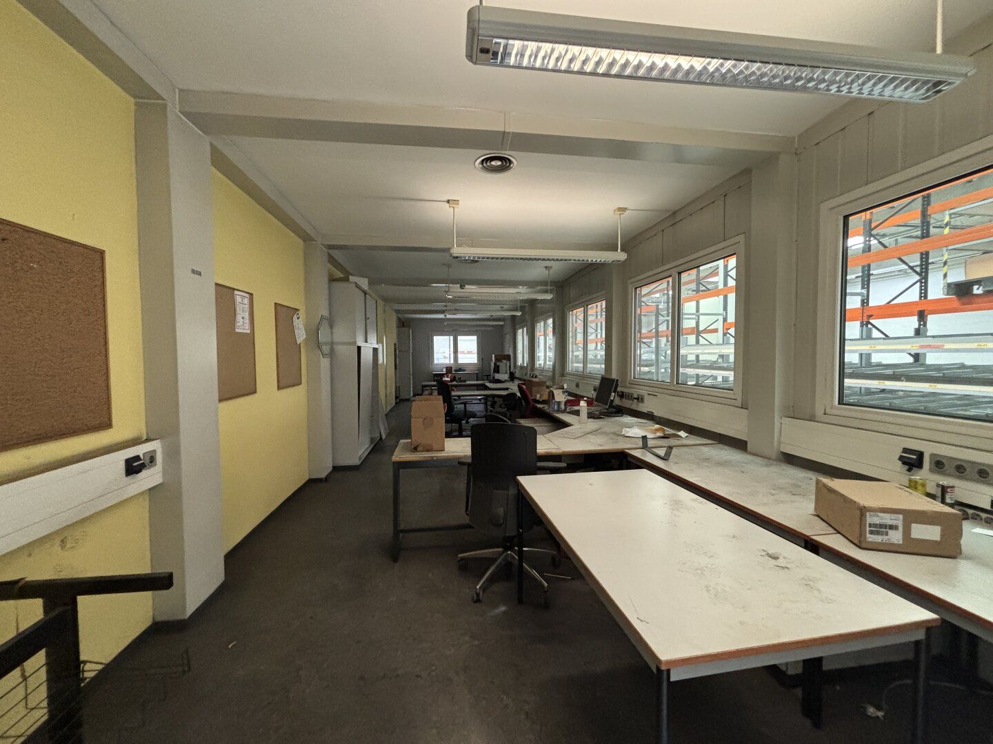 Flexible Gewerbe/- Lagerflächen Flächen von 130 - 2.762 m² mit Gleisanschluss in zentrale Lager in Wels / Magazinstraße - Ansicht 2