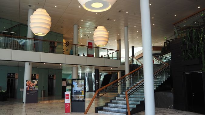 Aufgang zu Welcome Desk