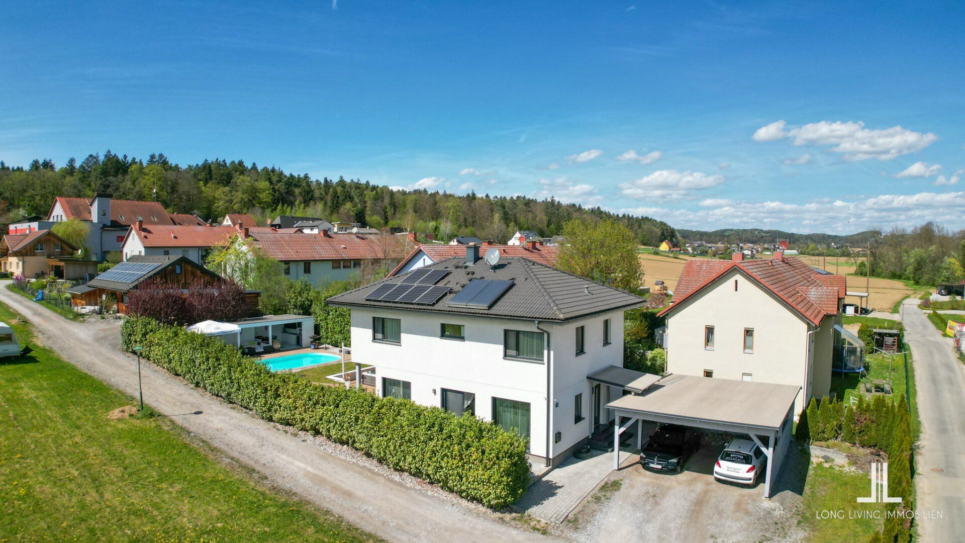 Spitzenpreis! Exklusives Einfamilienhaus mit Carport, Pool & Wellnessgarten in 8081 Heiligenkreuz am Waasen!