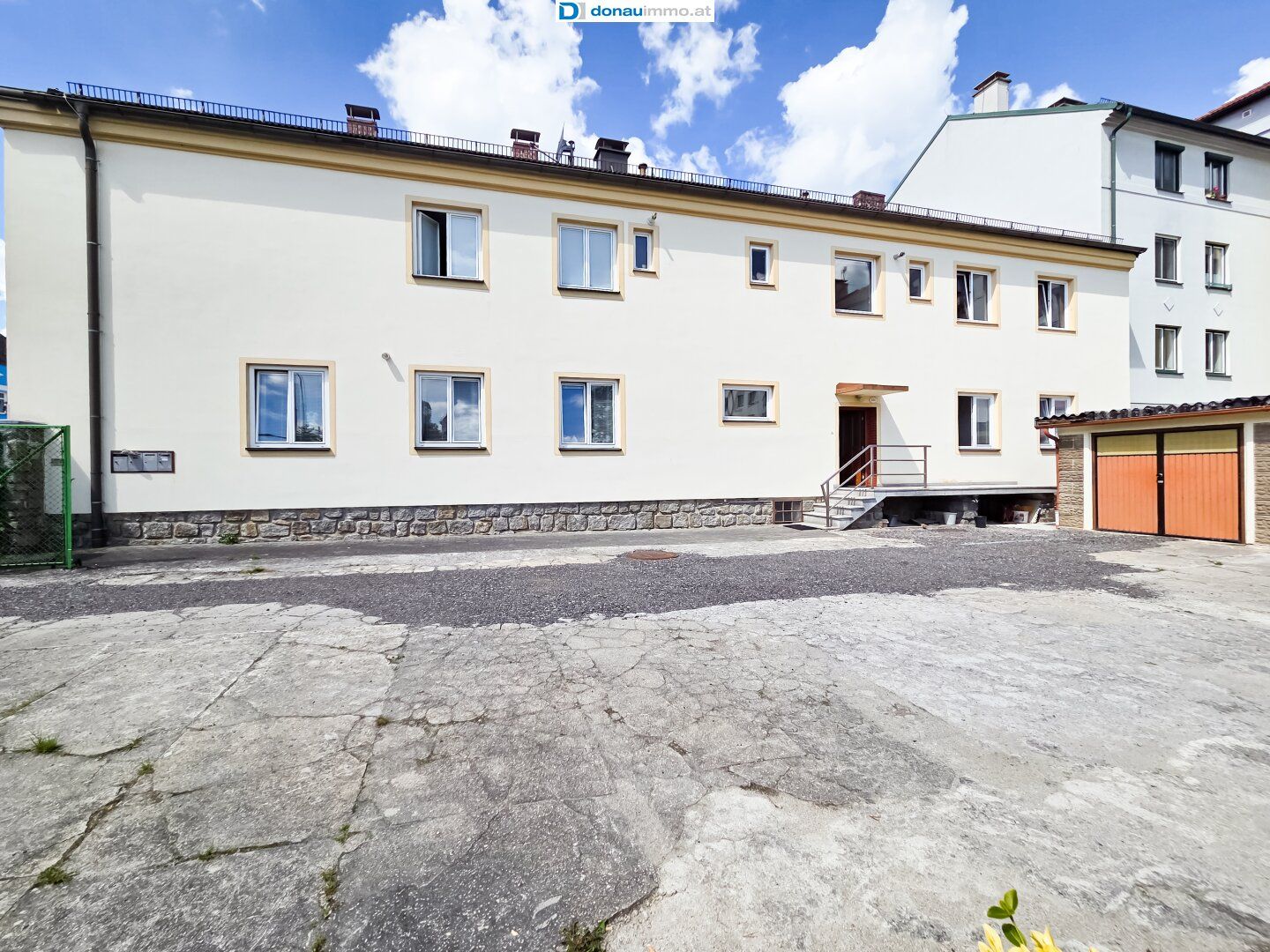 Helle Eigentumswohnung mit guter Raumaufteilung, Garage und eigenem kleinen Garten