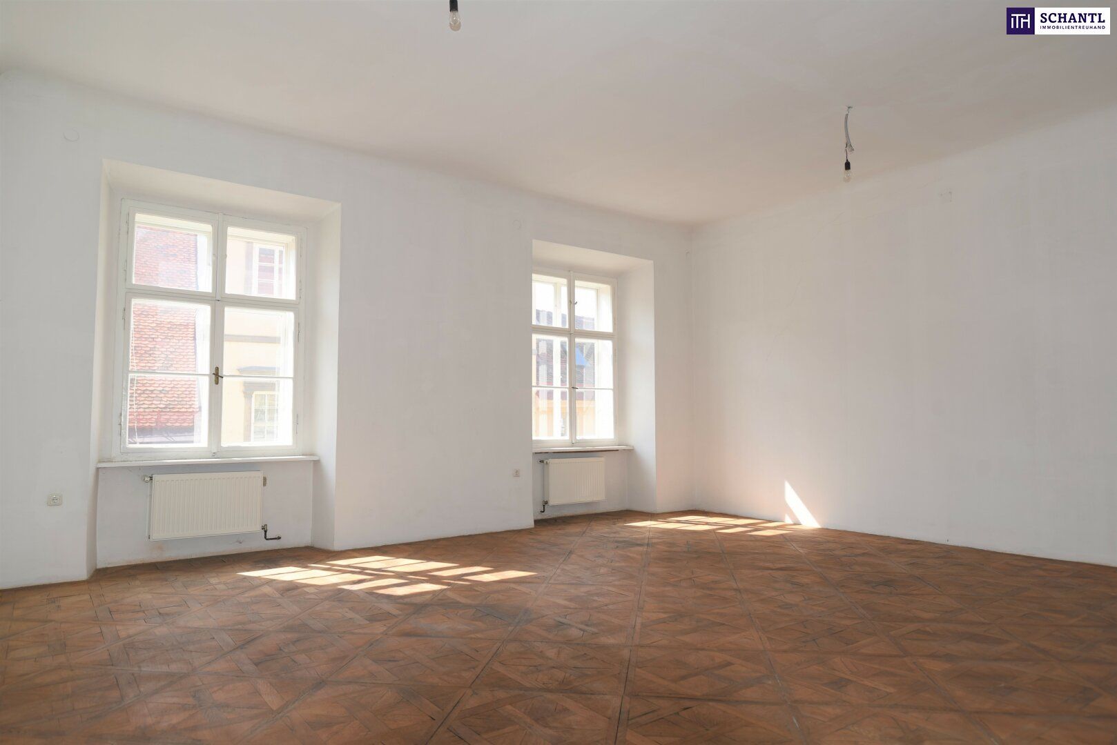 Sensationelle LAGE ! ca. 70 m² Altbauwohnung im Zentrum von Graz inkl. dem gesamten Kellergewölbe des Altbaus mit ca. 200m² - passend für ein Atelier oder Büro! WOHNUNGSEIGENTUM!