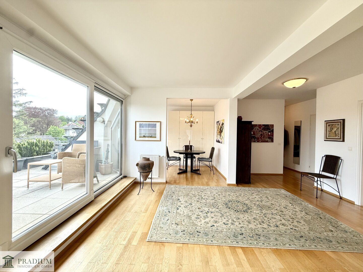 Stylische Dachgeschosswohnung mit Weitblick
