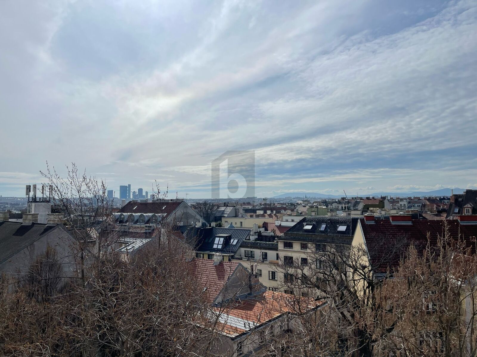 EINZIGARTIGES WOHNERLEBNIS MIT WINTERGARTEN UND 3 DACHTERRASSEN