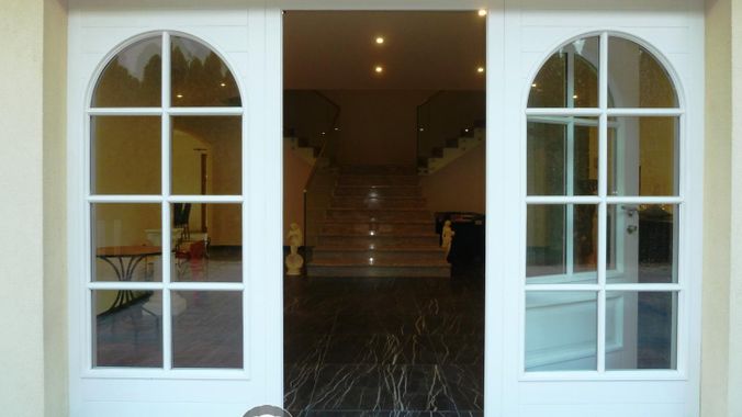 38. Eingangstür - Villa 2004 Niederhollabrunn