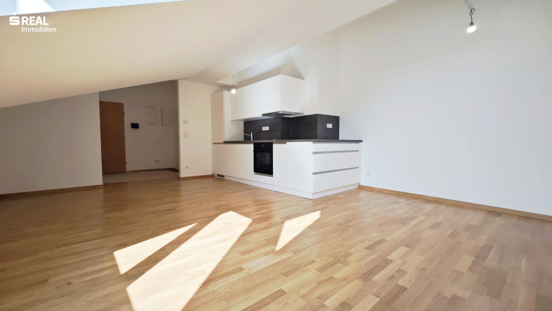 AB 1.7.! ERSTBEZUG NACH SANIERUNG: MODERNE WOHNUNGEN NÄHE SCHOTTENRING