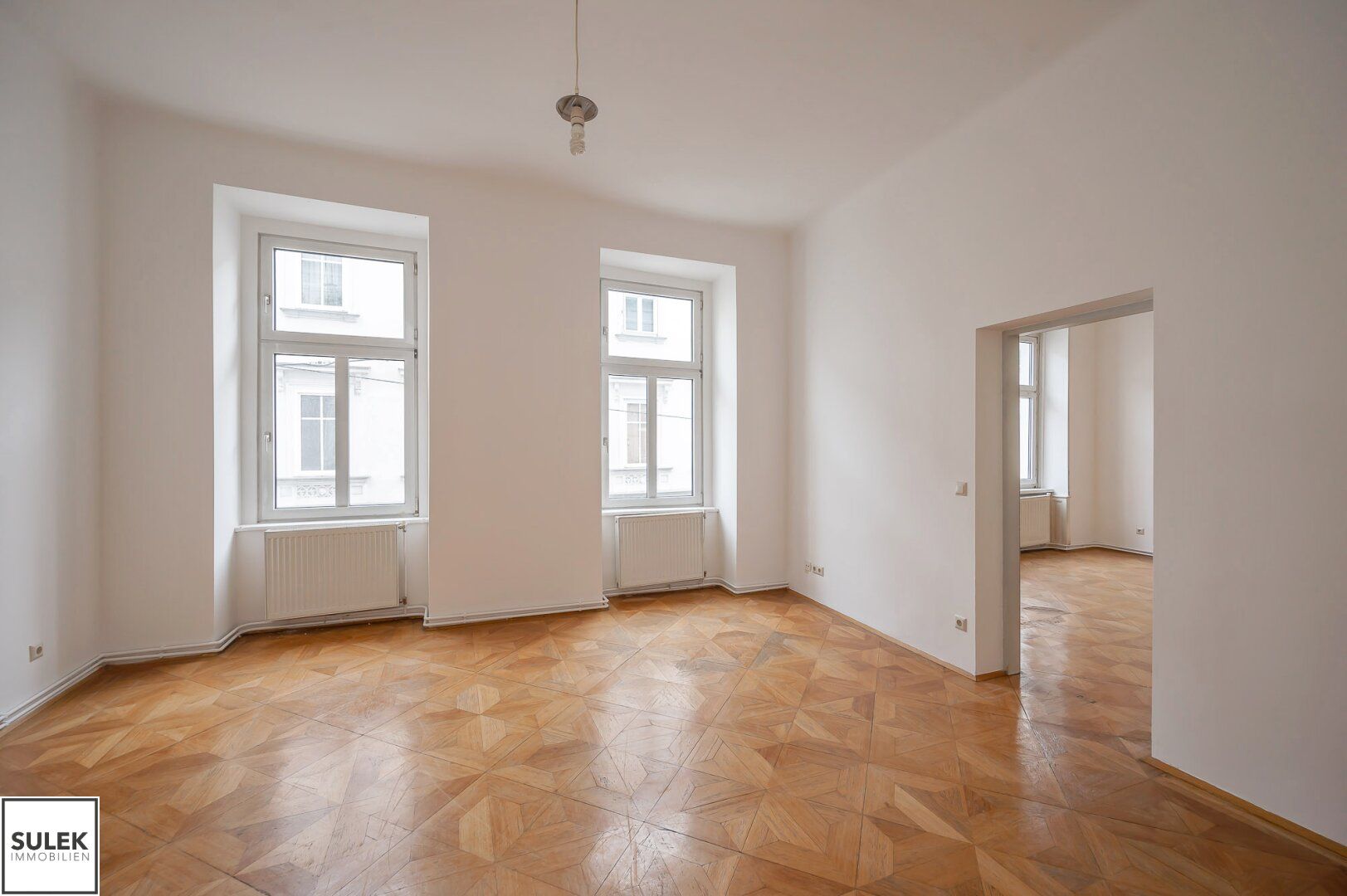 Eckwohnung zum Verkauf - Ihre Chance auf großzügigen Wohnraum mit Potenzial - Gute Lage / Mariahilfer Straße
