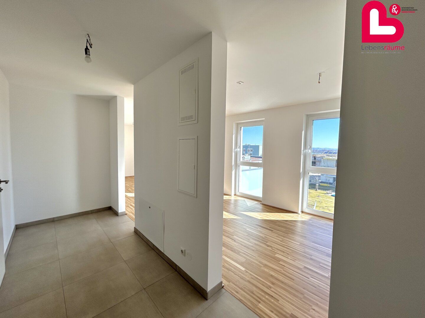 Sonnige 2-Zimmer-Wohnung inkl.12 m2 Balkon *TOP 4.26* Tiefgaragenstellplatz (E-Mobilitätsverteiler) und PV-Anlage vorhanden!