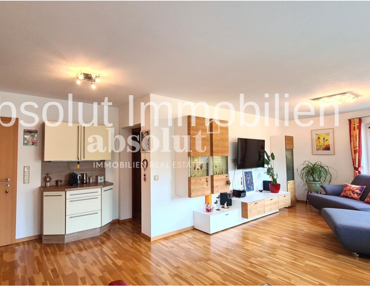 Moderne, komfortable 2-Zimmer-Wohnung, 65 m² Wfl., in zentraler Lage in Zell am See. Lift, TG-Platz.