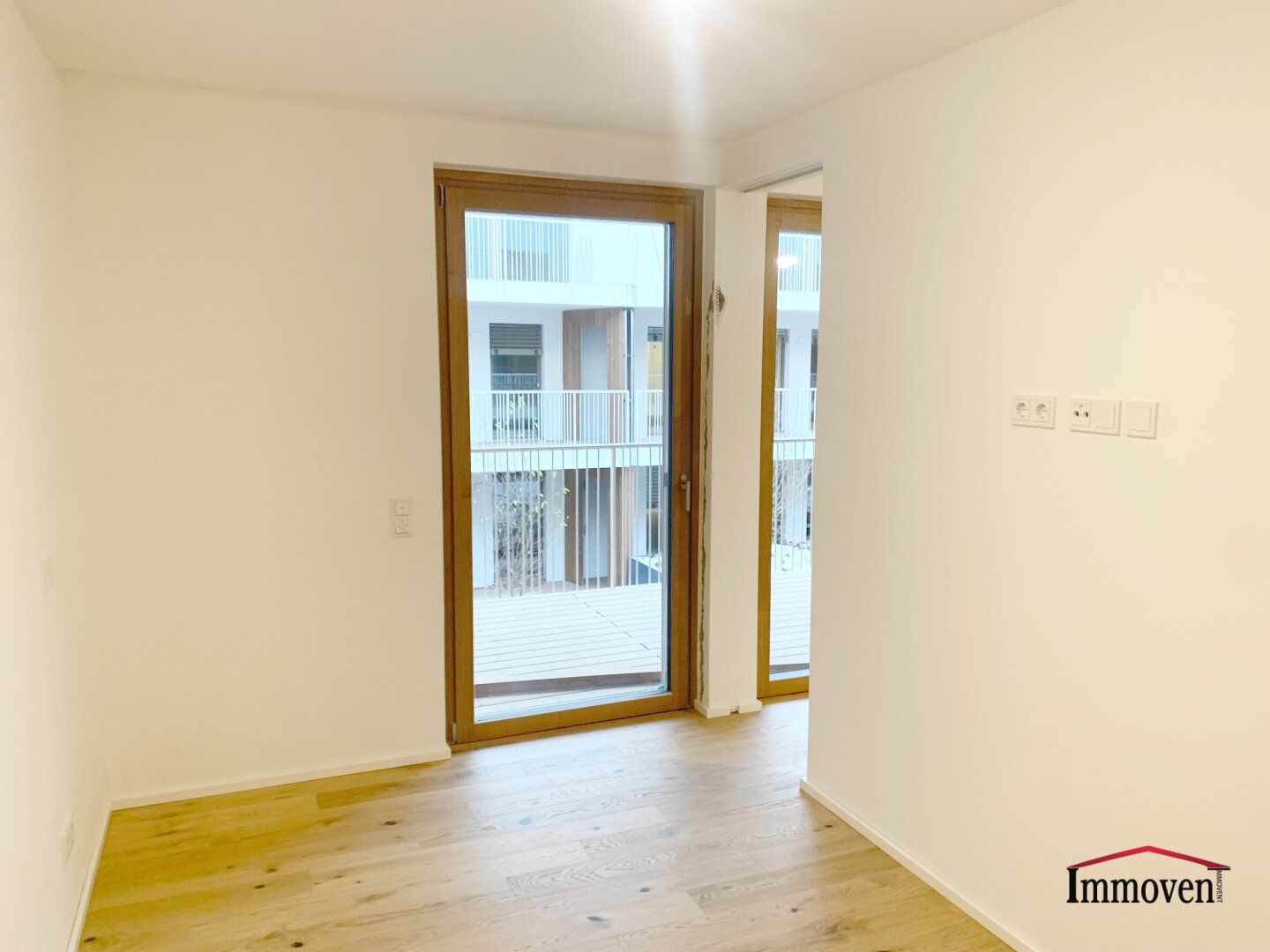 SOFORT BEZIEHBAR: Hofseitige, moderne 2-Zimmerwohnung mit großer Loggia!