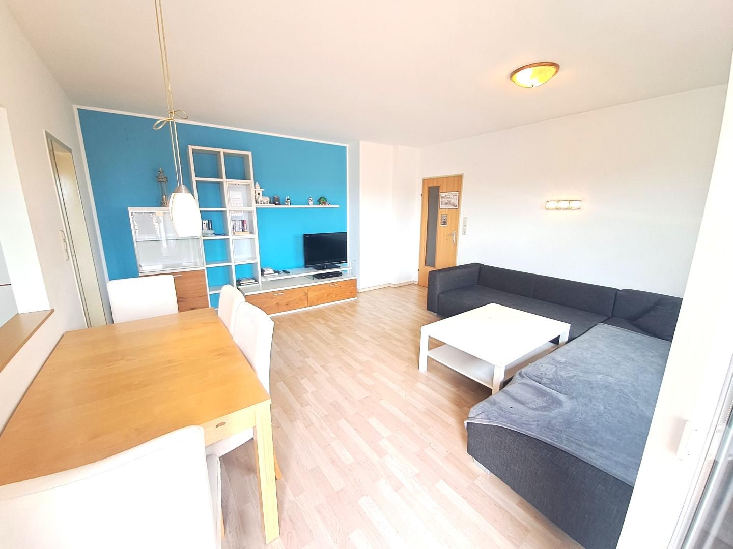 Helle Eigentumswohnung mit Balkon u. Tiefgaragenstellplatz