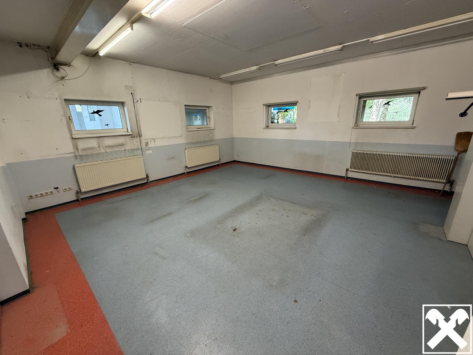Vielseitige Betriebshalle mit Lager und Büro in Alkoven/Straßham - Ansicht 5