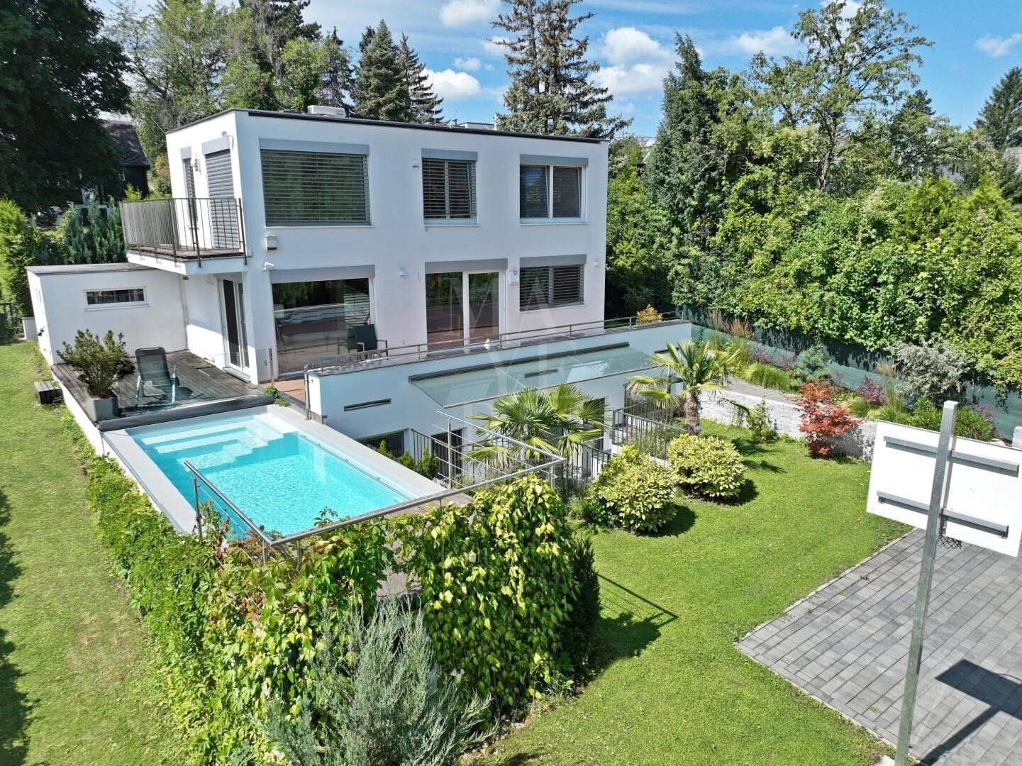 Provisionsfreies Haus mit Pool und Autoabstellplätze in absoluter Grünruhelage und WIENBLICK
