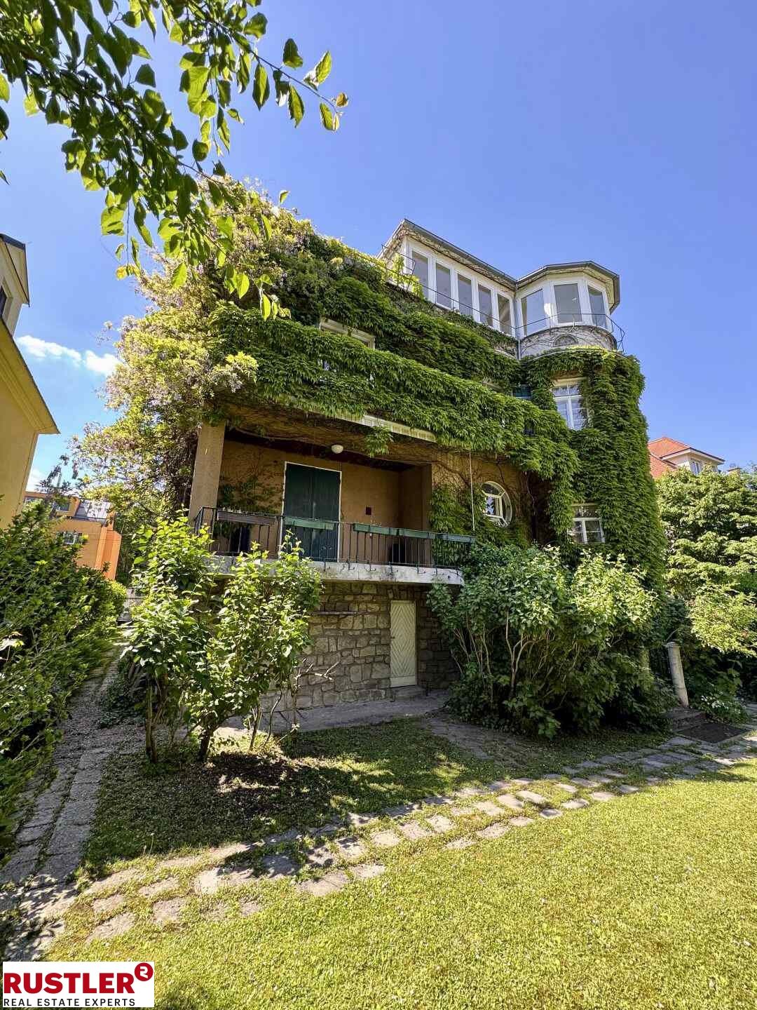 HISTORISCHE JUGENDSTILVILLA  IN HIETZINGER BESTLAGE
