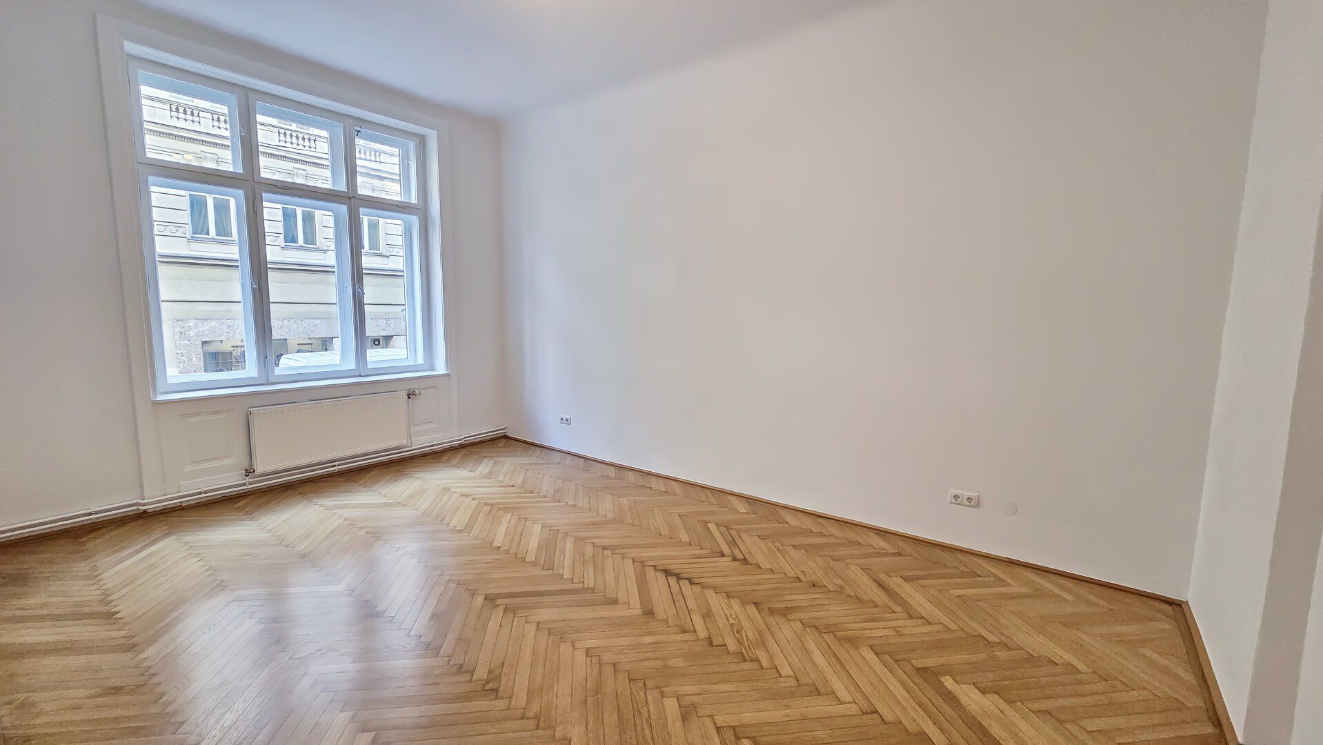 Generalsaniertes Altbaubüro auf 3 Etagen in 1070 Wien mit Terrassenfläche - Mehr