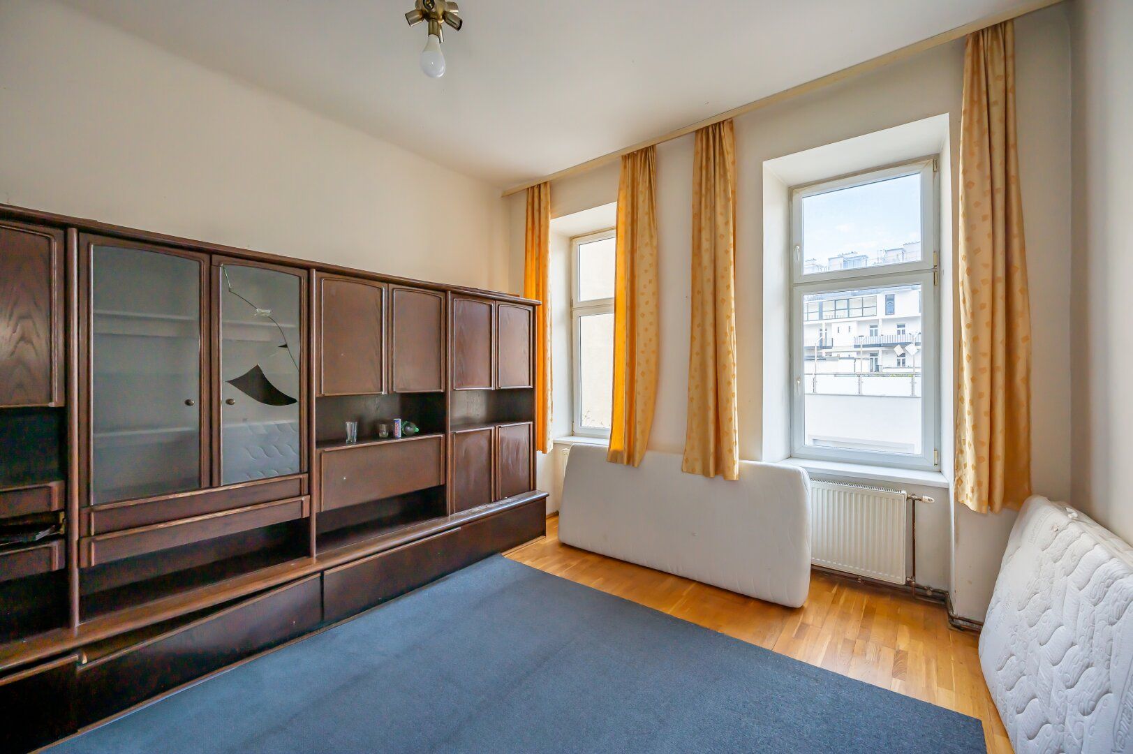 **Hannovermarkt** Charming 3-Room Period Apartment - Airbnb Suitable with Approved Balcony Option