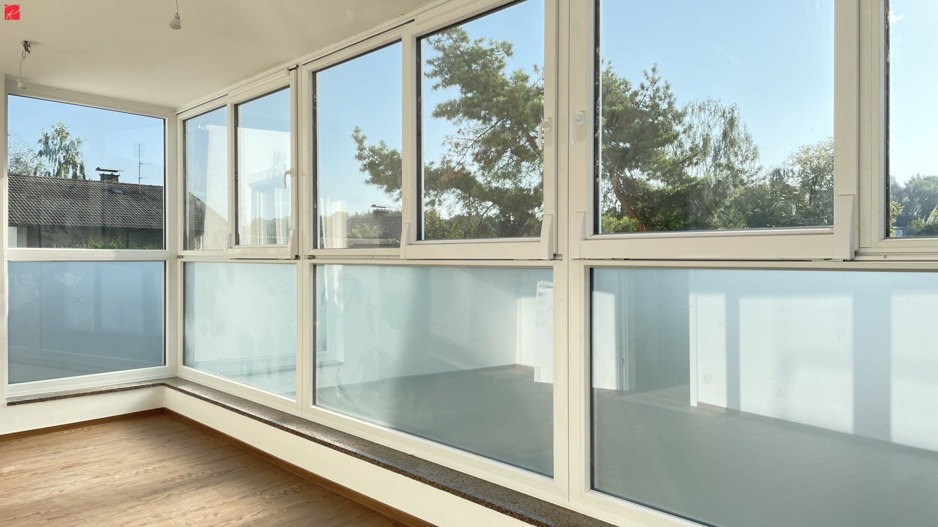 Wohnung mit Wintergarten - Ideal für Singles und Paare!
