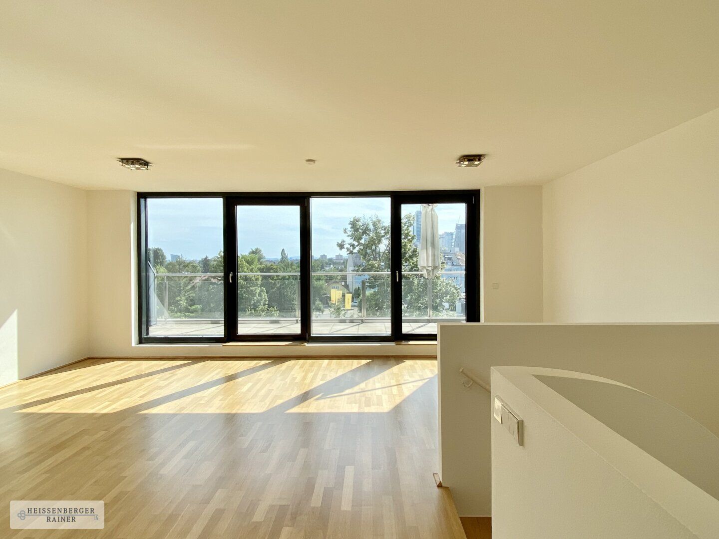 ANLEGERWOHNUNG MIT TERRASSEN UND FERNBLICK /// BEFRISTET VERMIETET /// ZWISCHEN ALTER DONAU UND DONAUZENTRUM