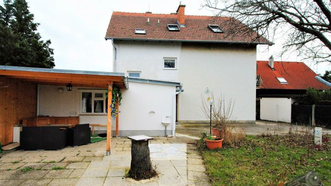 Hausansicht Garten