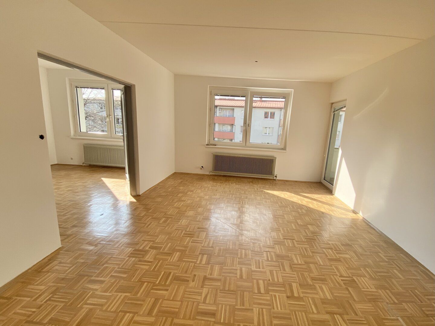 PROVISIONSFREIE UNSANIERTE 4-ZIMMER FAMILIENWOHNUNG (KEIN LIFT) NÄHE WILHELMINENSPITAL!
