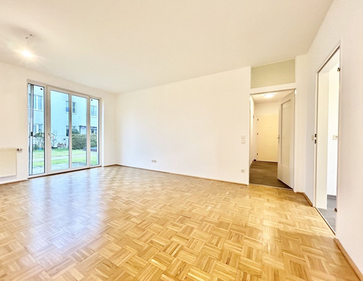 TOP ANGEBOT - ERDGESCHOSSWOHNUNG MIT TERRASSE - 2 MONATE MIETFREI