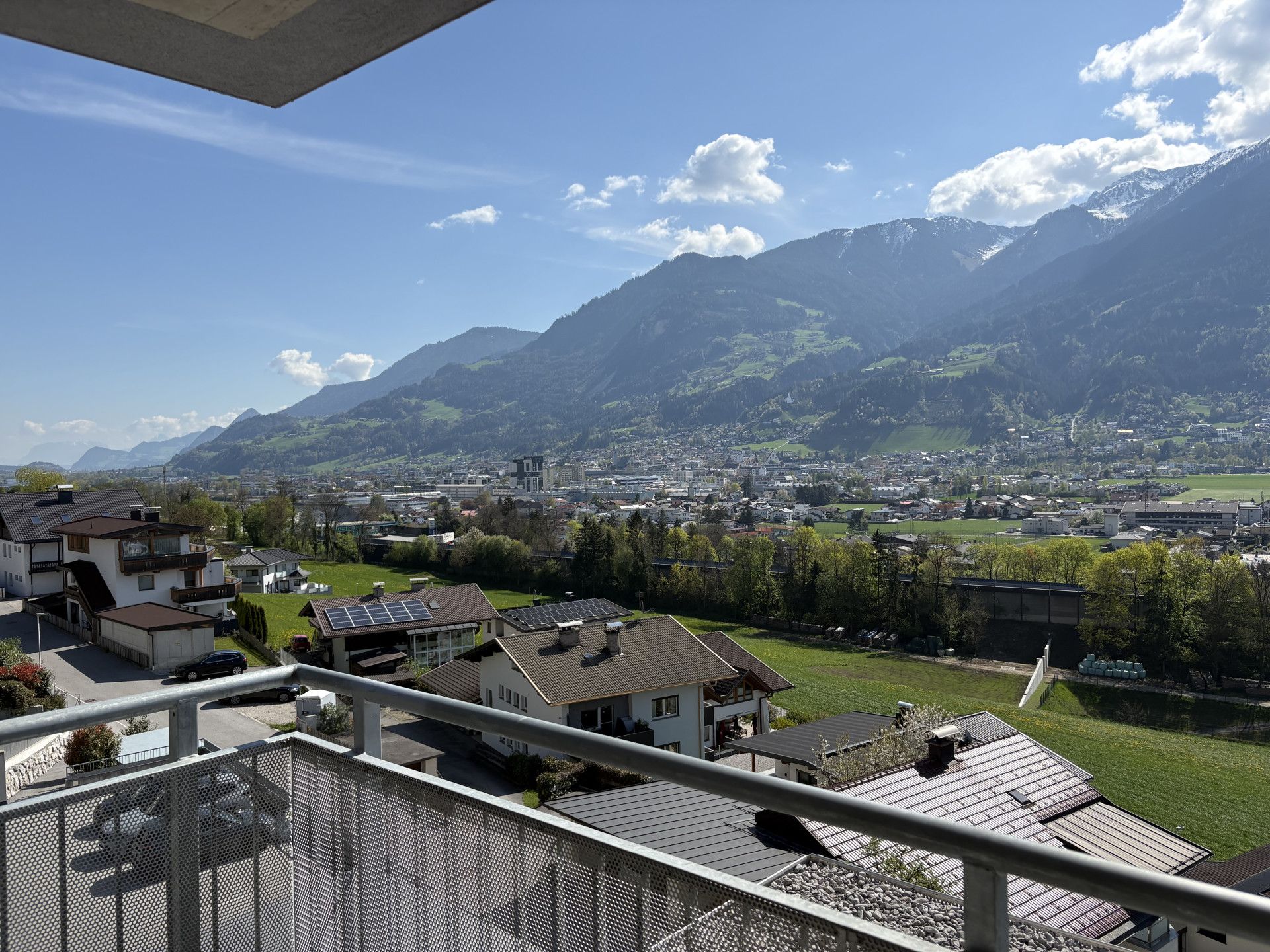 Sonnige Terrassenwohnung mit Traumblick - Ansicht 2