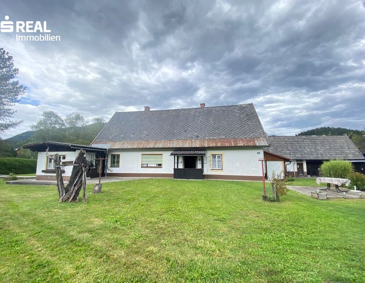 Älteres Wohnhaus sucht kreative neue Besitzer