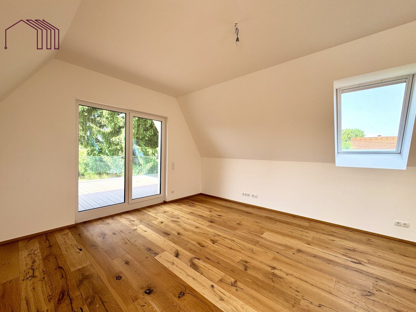 NÄHE MURWEG: Geräumige 3-Zimmer-Wohnung mit Parkplatz und Dachterrasse - ERSTBEZUG