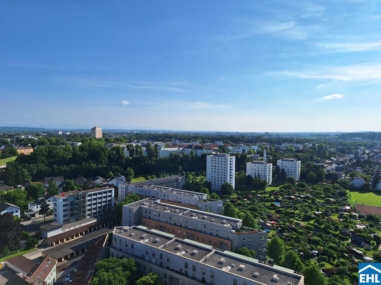Lichtdurchflutete 2-Zimmer-Wohnung mit Loggia und Ausblick im 20.OG