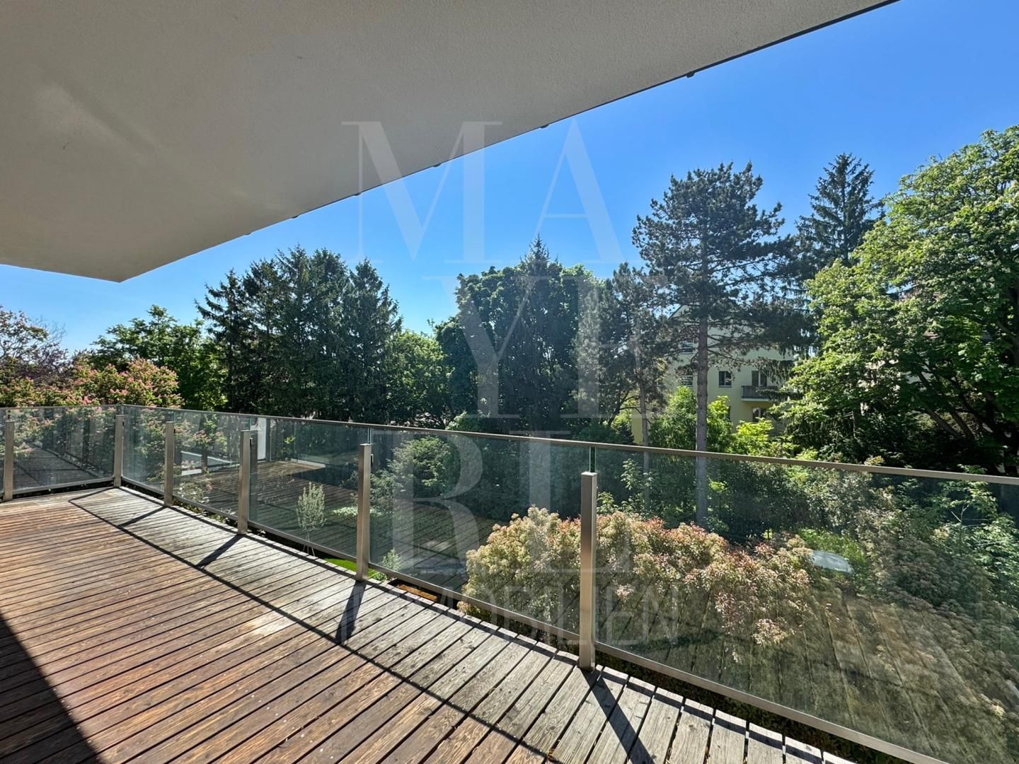 Terrassenwohnung auf gesamter Ebene - nähe BOKU