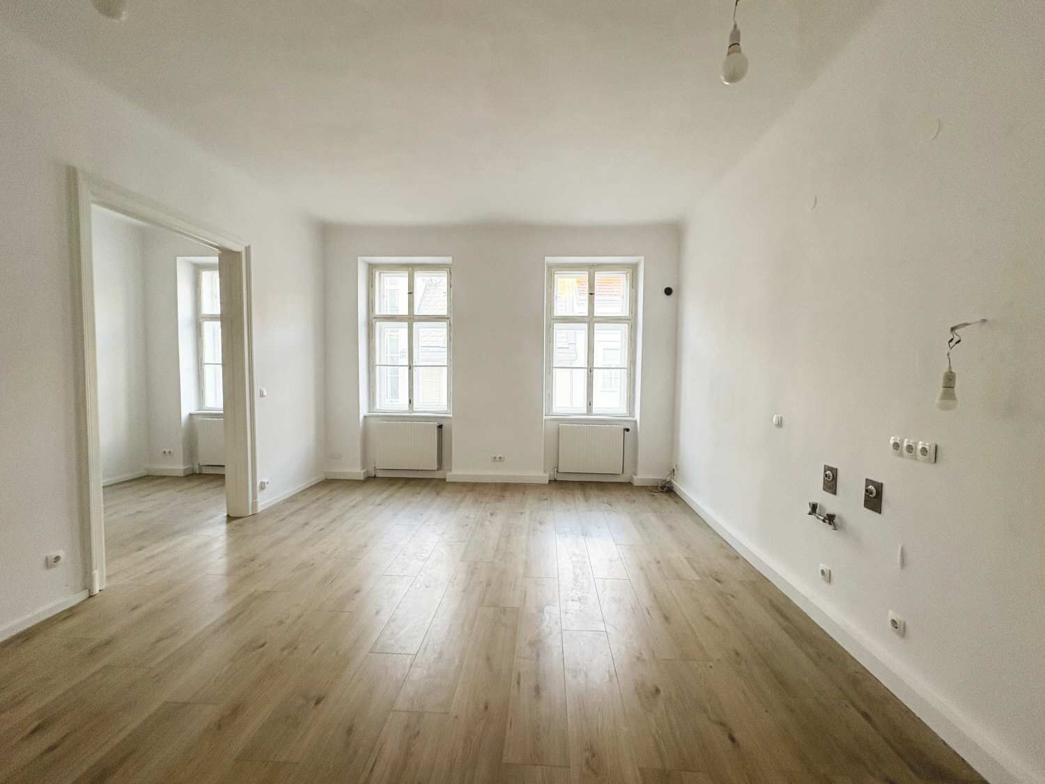 Teilsanierte 2 Zimmer Wohnung in Top Lage -  Nahe altes AKH und Rathaus