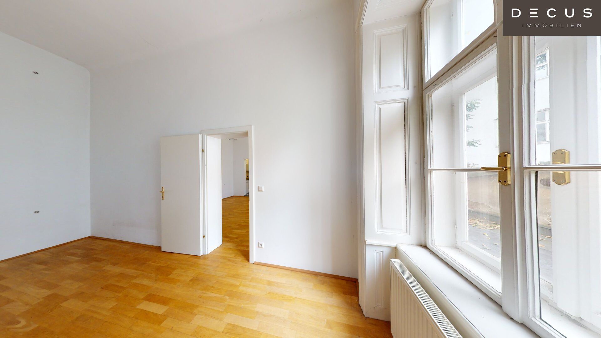 * 1,5 ZIMMER * SONNIG * ALTBAU