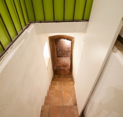 Stiegenabgang zum Kellerraum