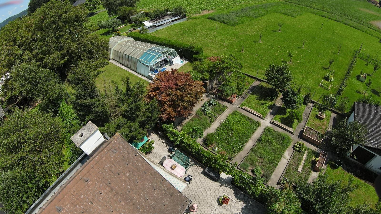 Urlaubsfeeling - Haus mit Pool in sonnendurchfluteten Garten zu verkaufen!