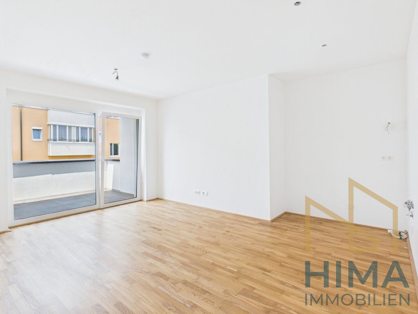 Bäckergasse: Helle Wohnung mit Blick ins Grüne - sofort beziehbar!