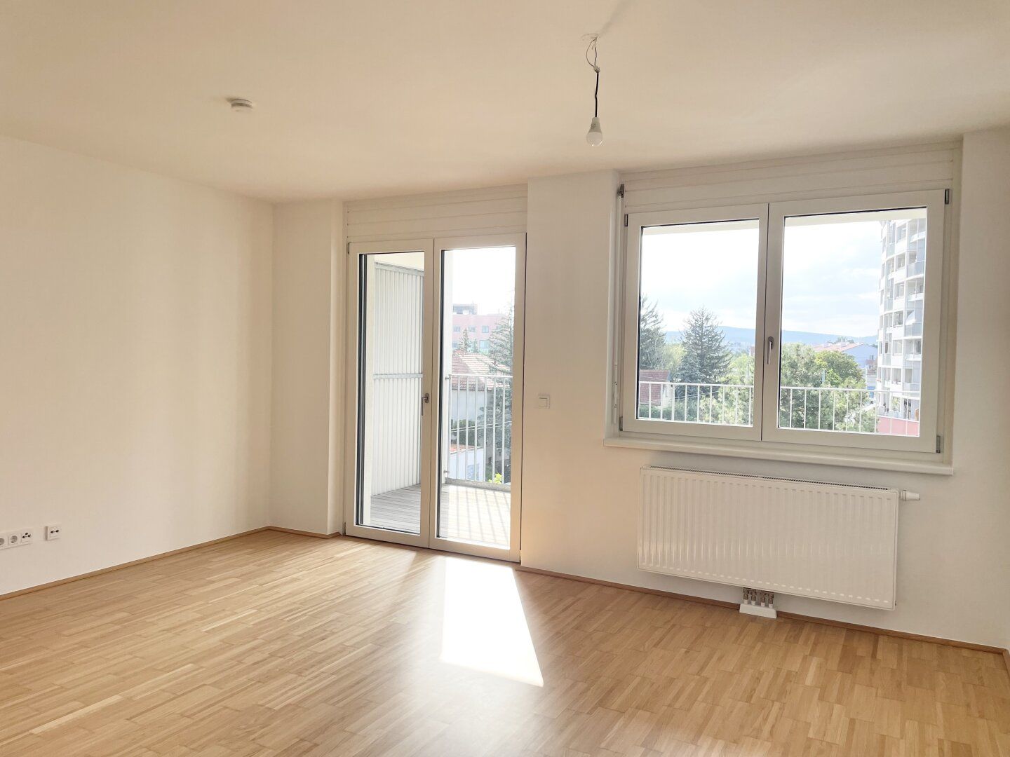 PROVISIONSFREI VOM EIGENTÜMER! ERNTE LAA! 2-ZIMMER-WOHNUNG MIT LOGGIA UND DACHGARTEN NÄHE U6!