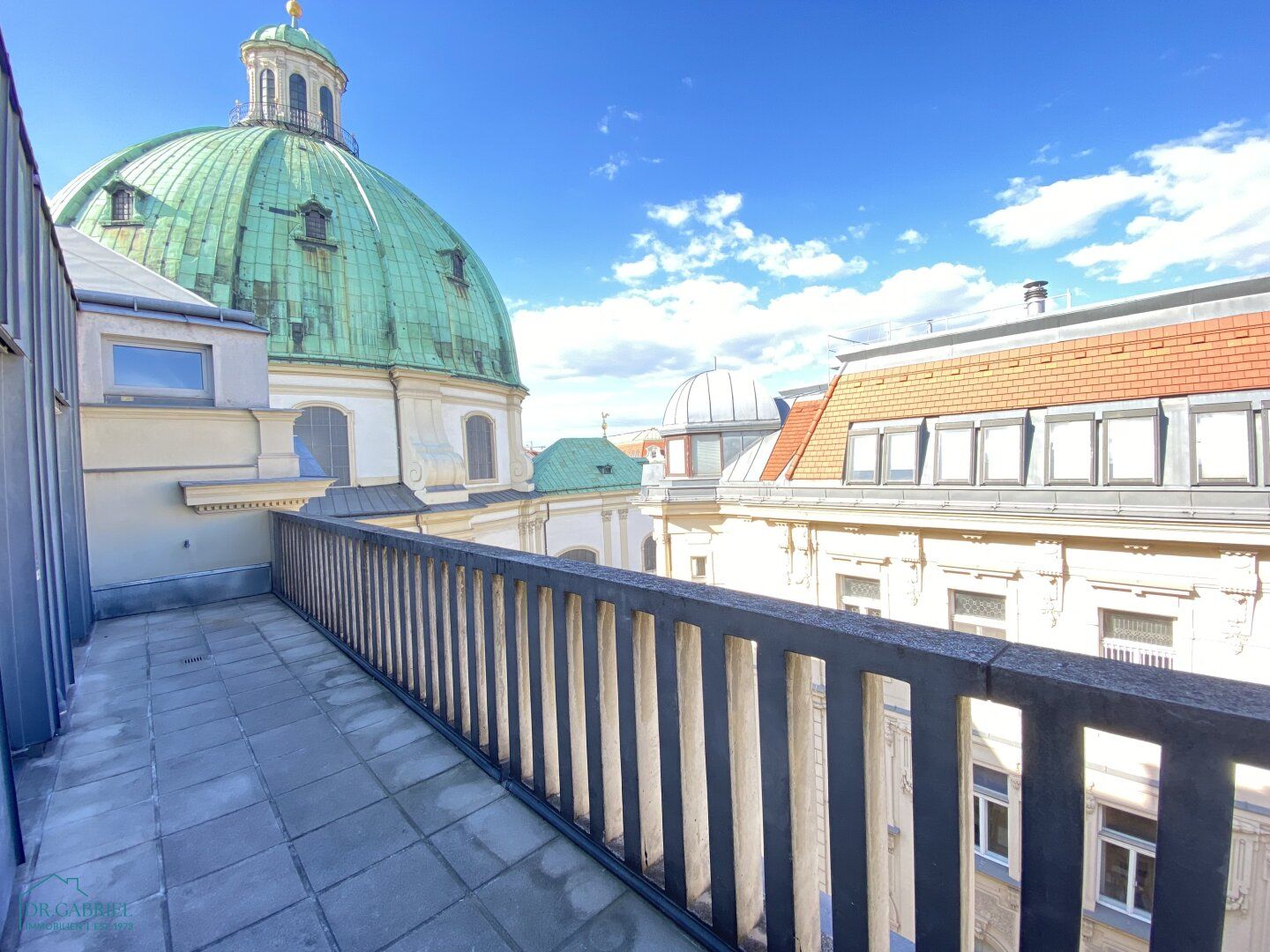 HERRLICHE INNENSTADT-DACHGESCHOSS-WOHNUNG MIT TERRASSE