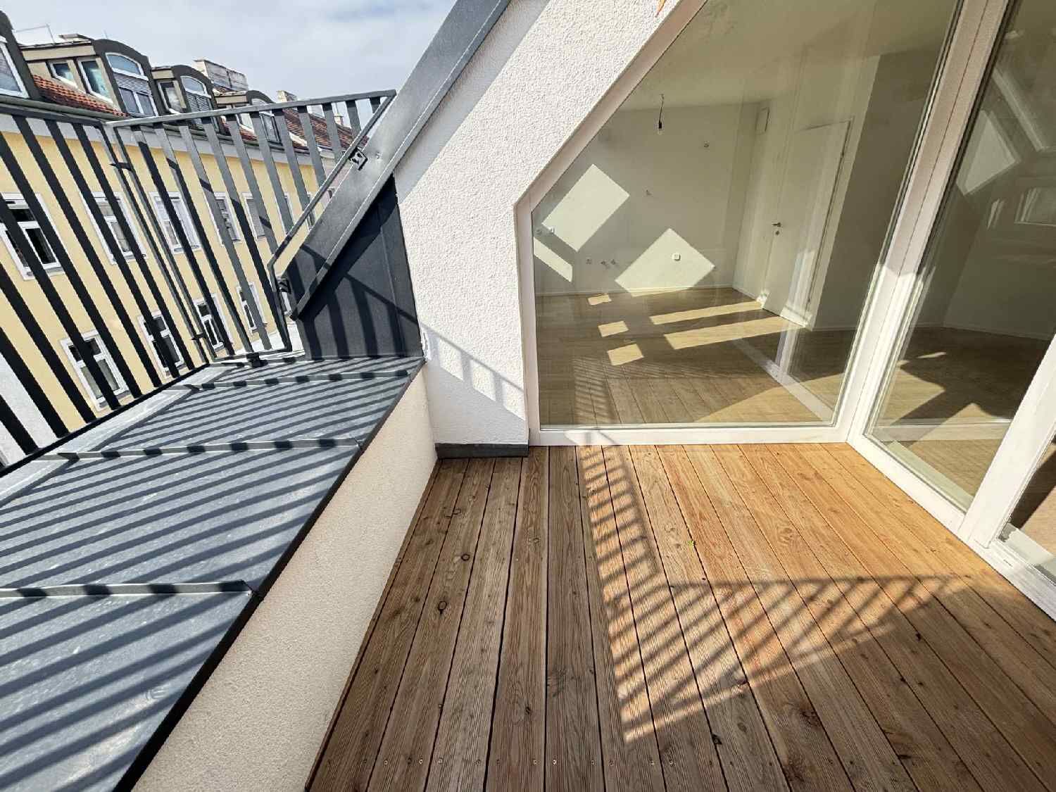 SONNIGE, NEU SANIERTE TERRASSEN MAISONETTE - 3 ZI - Nähe Kutschkermarkt 1180 Wien