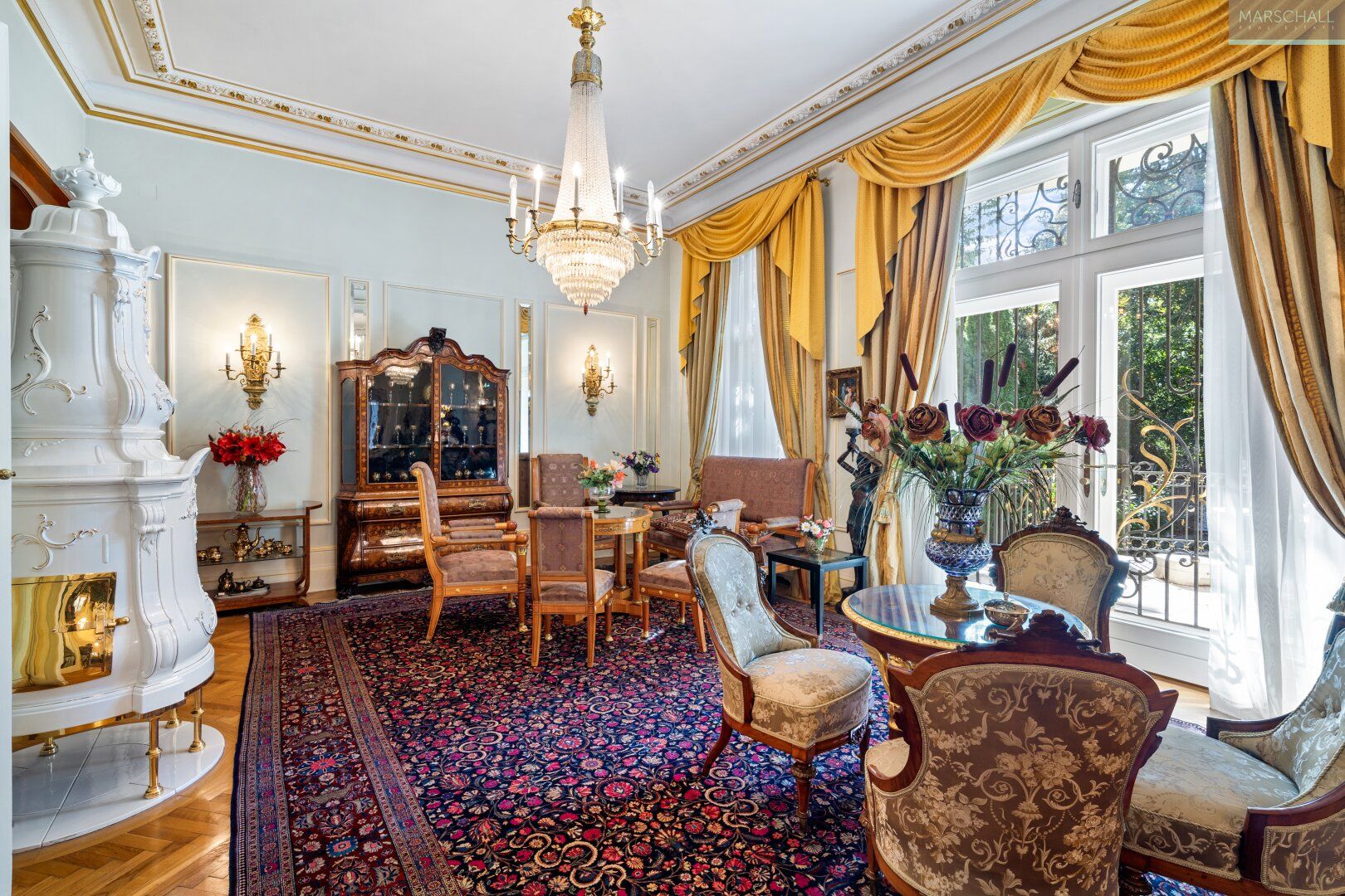 Herrschaftliche Villa mit Indoorpool und Lift in Toplage - Ansicht 4