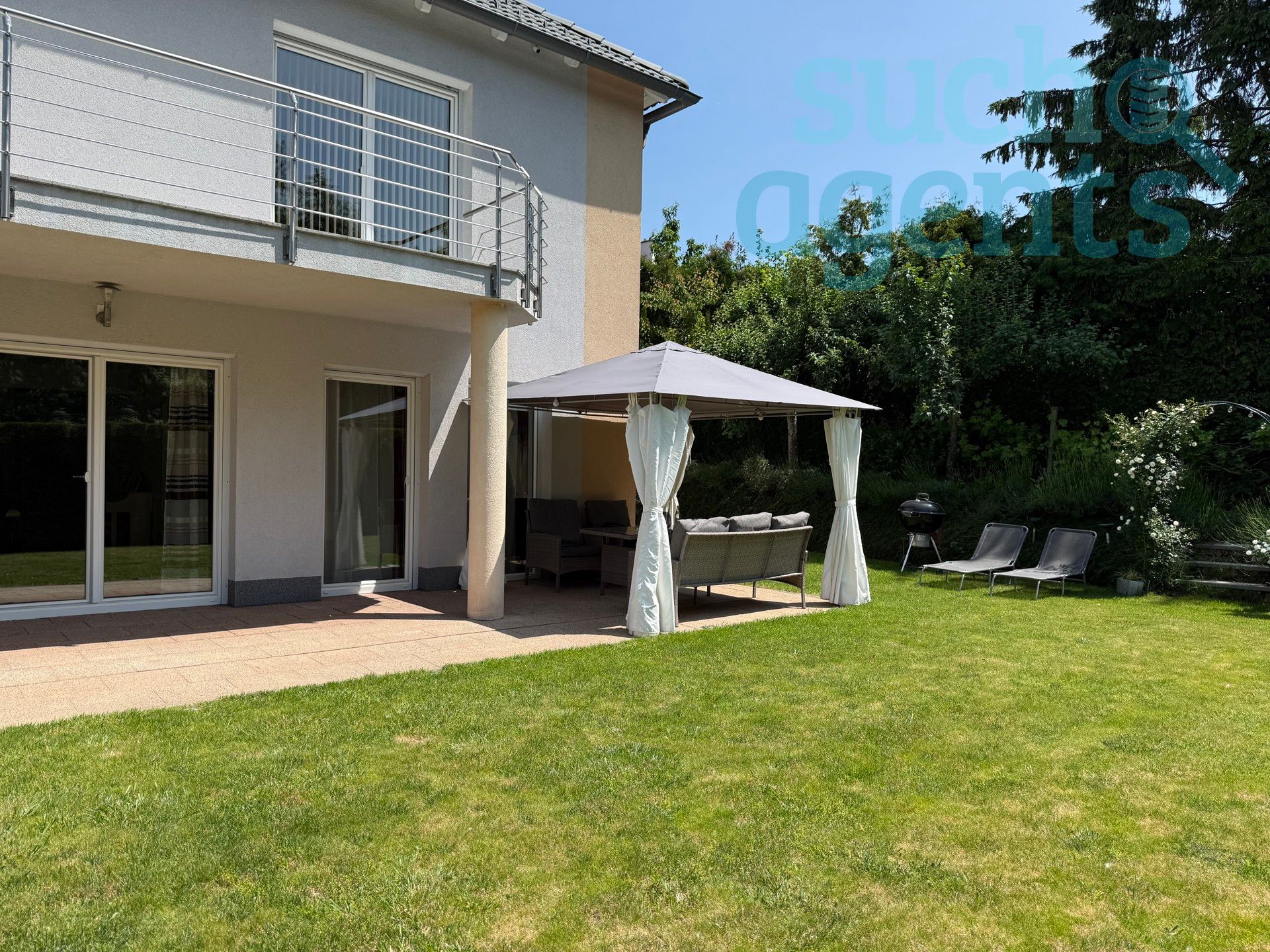Top ausgestattetes Einfamilienhaus mit Doppelgarage und Wintergarten