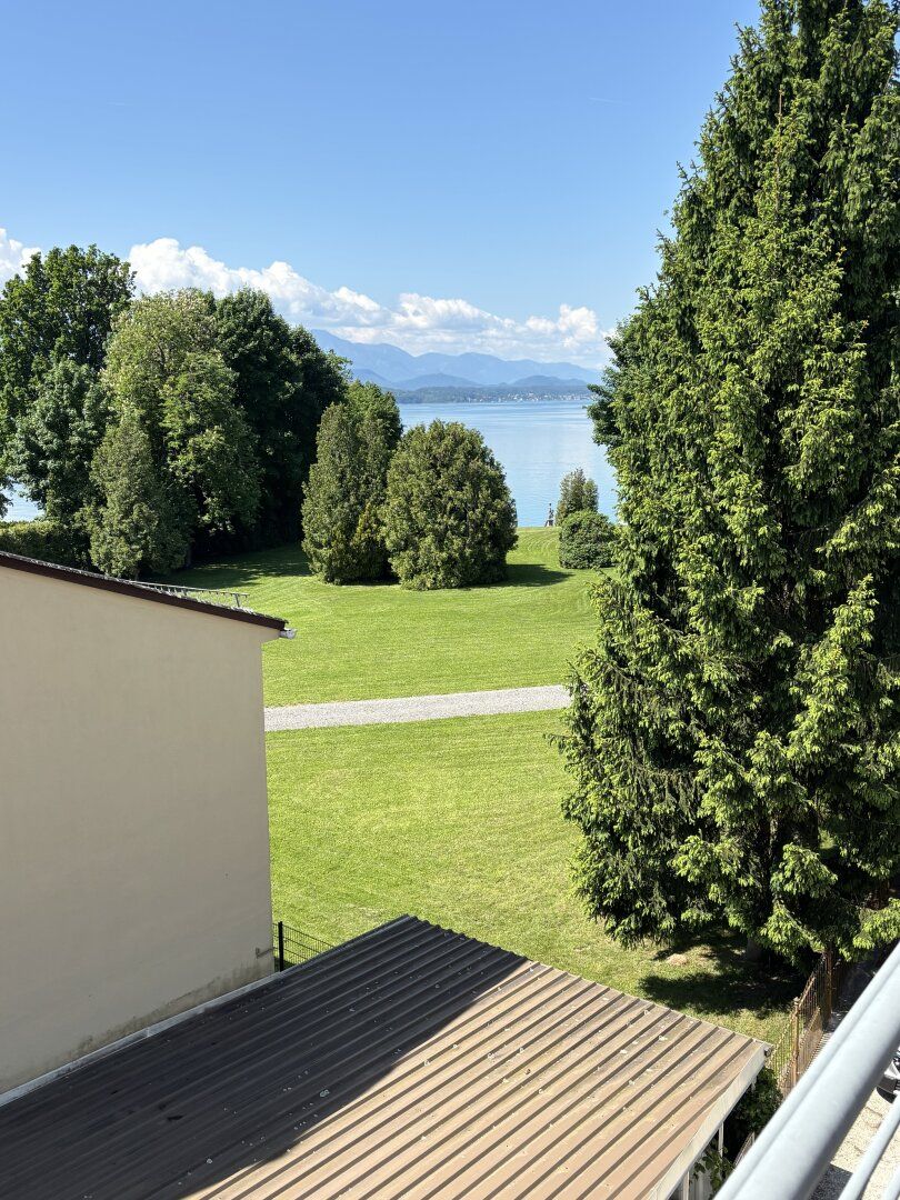 Traumwohnung mit Seeblick und eigenem Badestrand mitten in Pörtschach