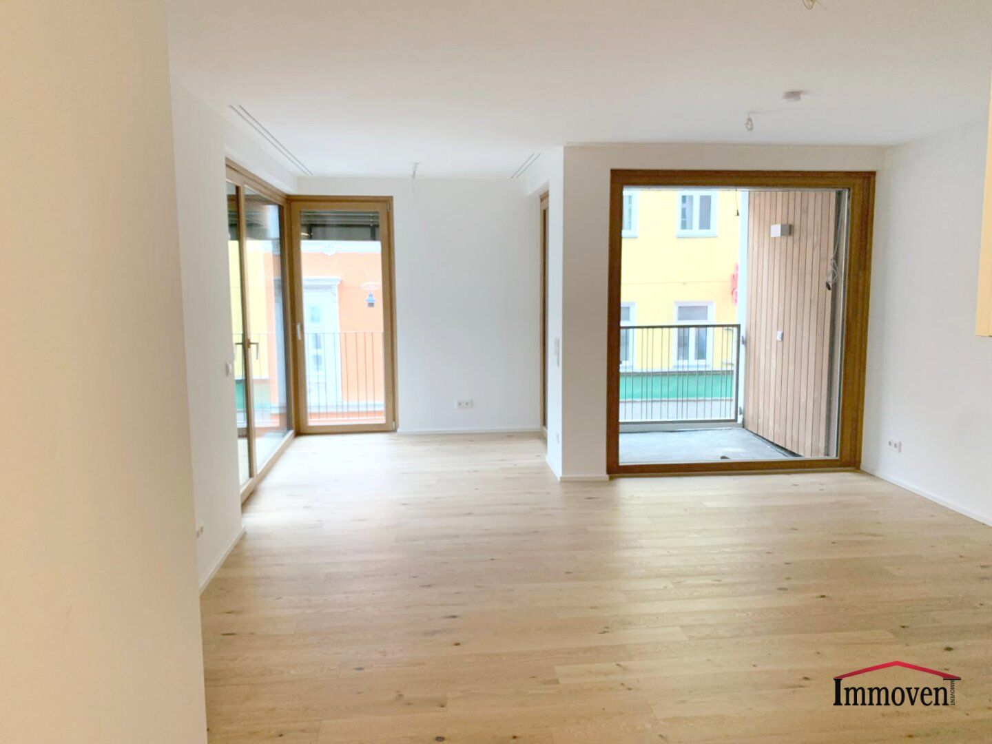 Wohnen in der APOLLOGASSE: Straßenseitige, moderne 2-Zimmerwohnung mit Loggia!