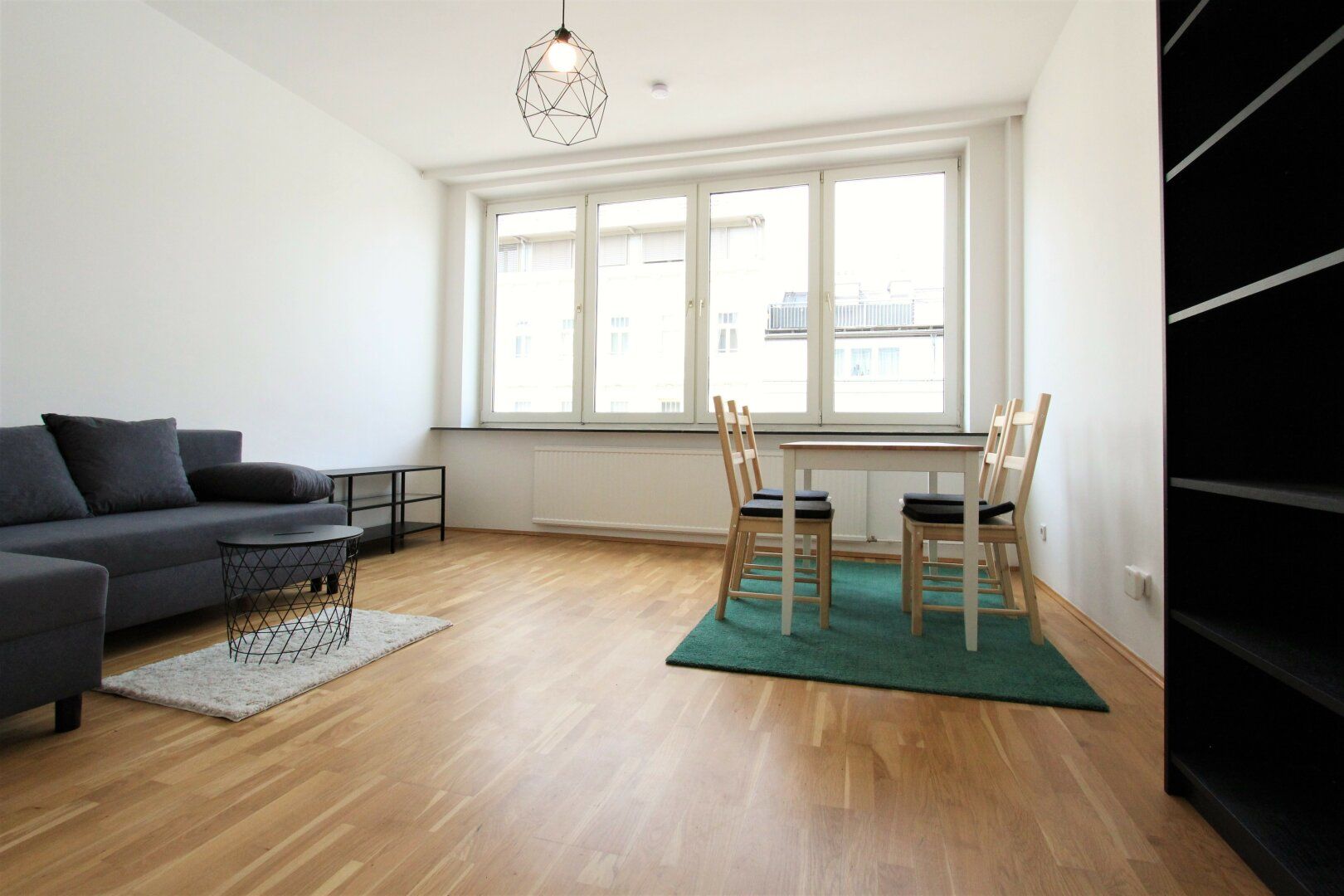 MÖBLIERTE 2-ZIMMER WOHNUNG AUF DER MÄRZSTRASSE!