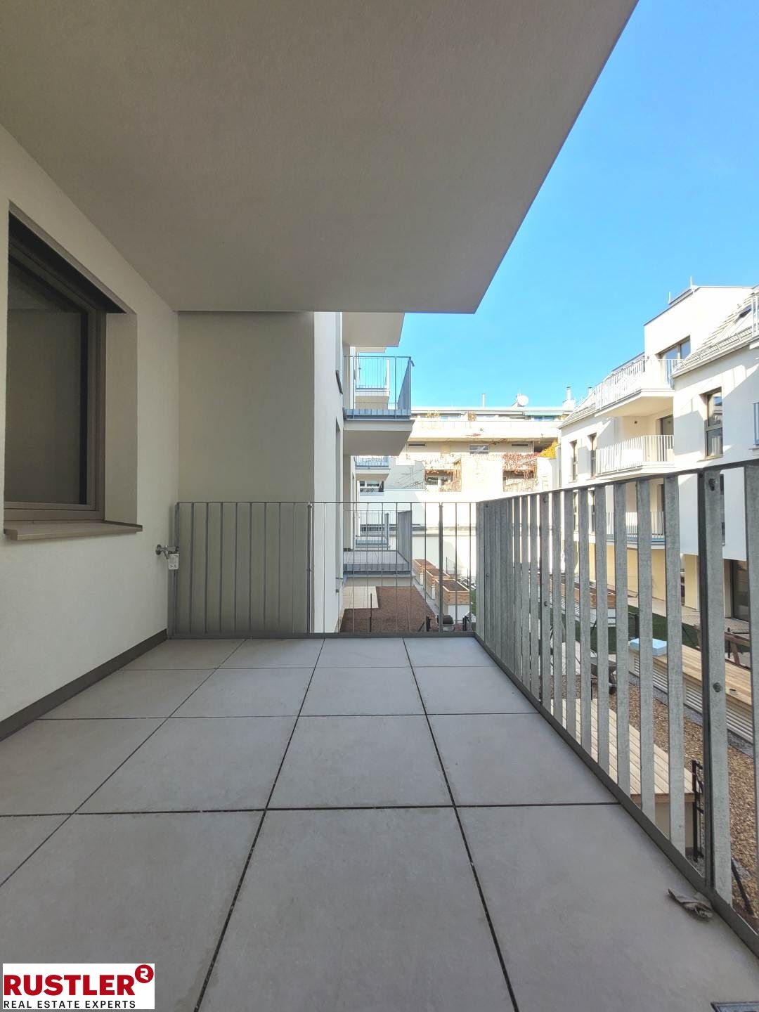 3-Zimmerhit mit Balkon in Hofruhelage
