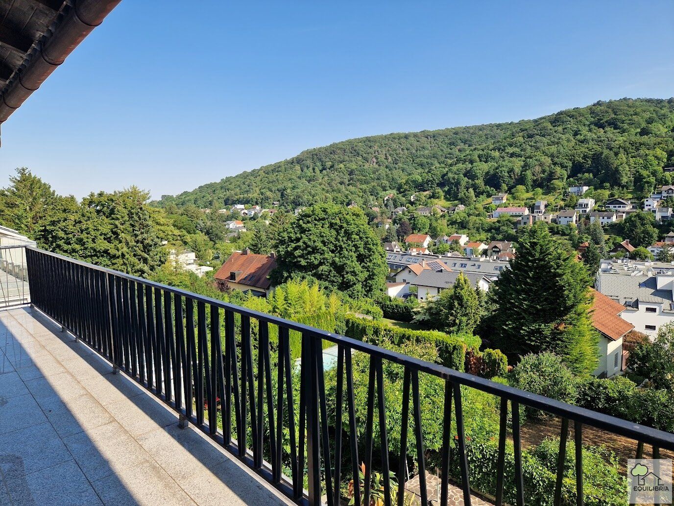 Traumhafte Aussichten in Toplage - EFH am Ölberg mit Pool und Potential